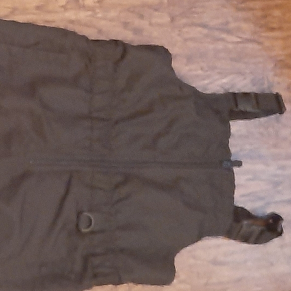 Kids XL Snowsuit Overalls. (14/16). - Picture 2 of 3